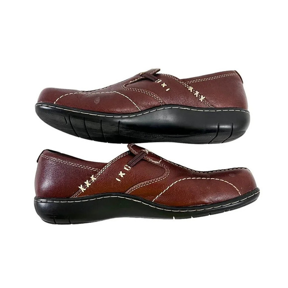 Clarks Bendables Size 7.5 M Brown Leather Loafer Slip On Upper w/ Button, 35063 - Picture 4 of 12